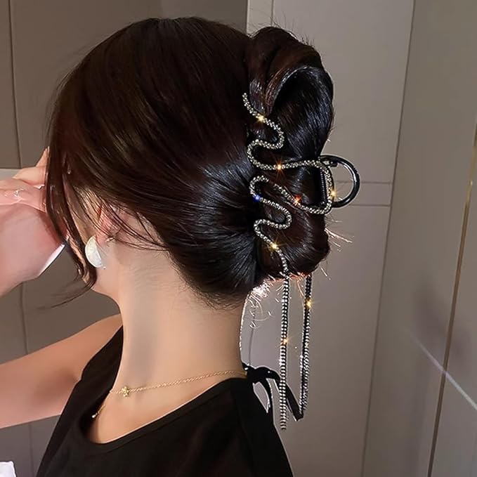 1 Pack Snake Hair Claw Clips Metal Black Crystal Rhinestone Hair Clips with Tassel Pendant Design Hair Accessories Strong Hold Large Hair Catch Jaw Clips Y2k Punk Hair Barrette Hairpins for Women Girl