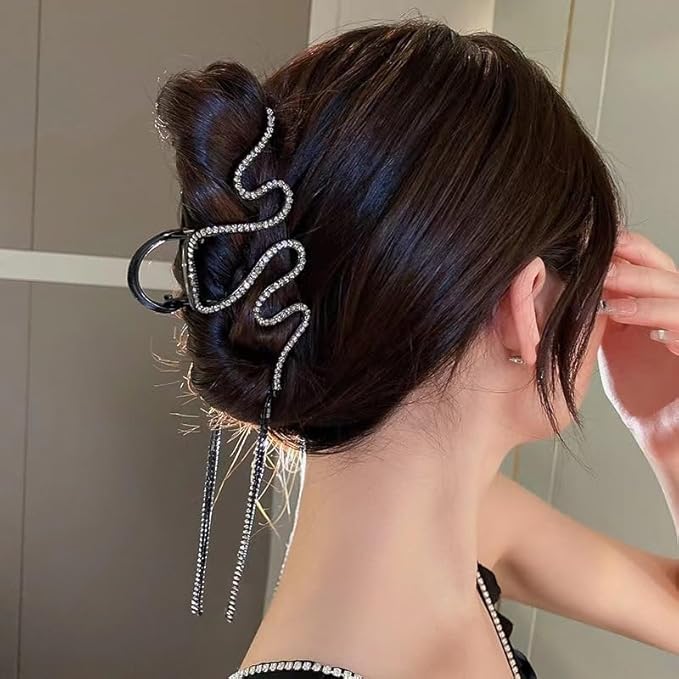1 Pack Snake Hair Claw Clips Metal Black Crystal Rhinestone Hair Clips with Tassel Pendant Design Hair Accessories Strong Hold Large Hair Catch Jaw Clips Y2k Punk Hair Barrette Hairpins for Women Girl