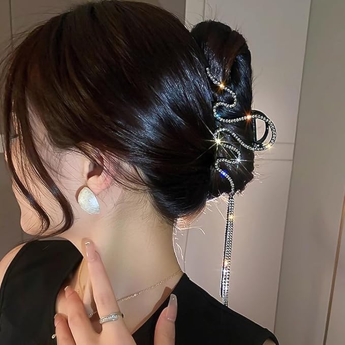 1 Pack Snake Hair Claw Clips Metal Black Crystal Rhinestone Hair Clips with Tassel Pendant Design Hair Accessories Strong Hold Large Hair Catch Jaw Clips Y2k Punk Hair Barrette Hairpins for Women Girl