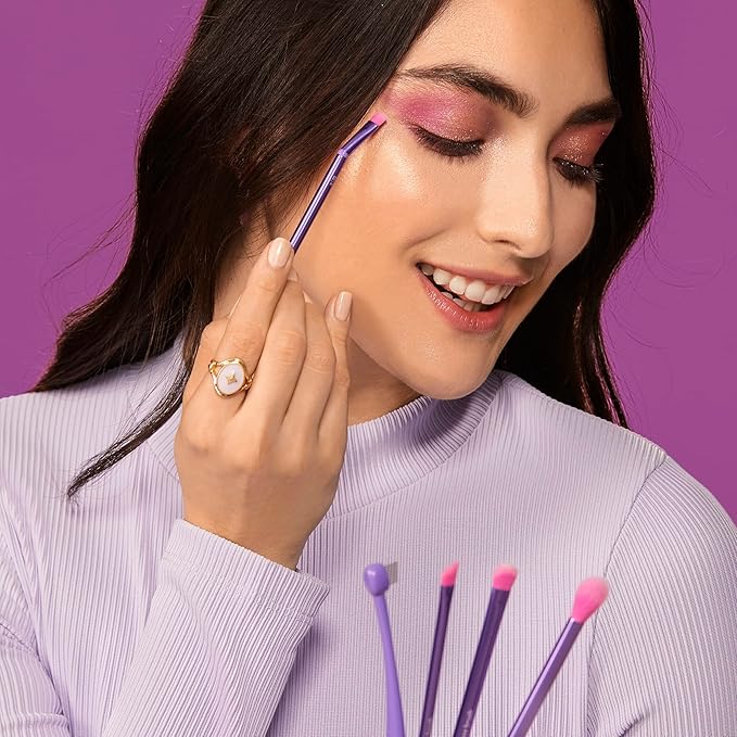 Real Techniques Eye Love Drama Makeup Brush Kit, Professional Eye Brush Set, Soft, Synthetic Bristles, Cosmetic Brushes For Eyeshadow, Eyebrow, Blending, Brows, and Eyelashes, 5 Piece Set