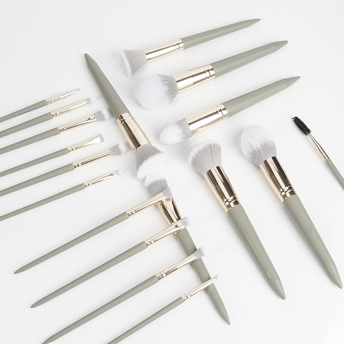 18pcs Makeup Brush Set with Case Dense Synthetic Fiber Premium Metal Ferrule Wood Handle Brushes Includes Powder Foundation Blush Eyeshadow Kit Professional Make up Tools for Women(Grey)