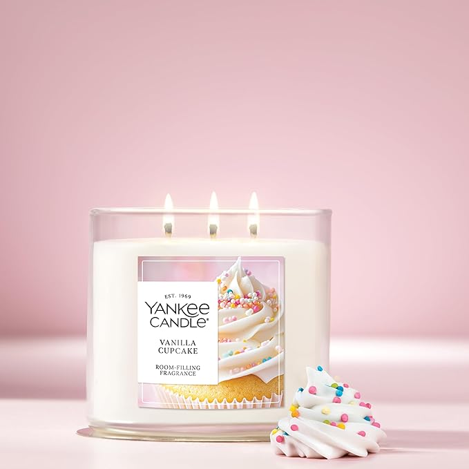 Yankee Candle 3 Wick Candle Jar, Scented Candle with up to 40 Hours of Burn Time, Soy Wax Blend for Consistent Long Lasting Scent from First to Last Burn, Vanilla Cupcake