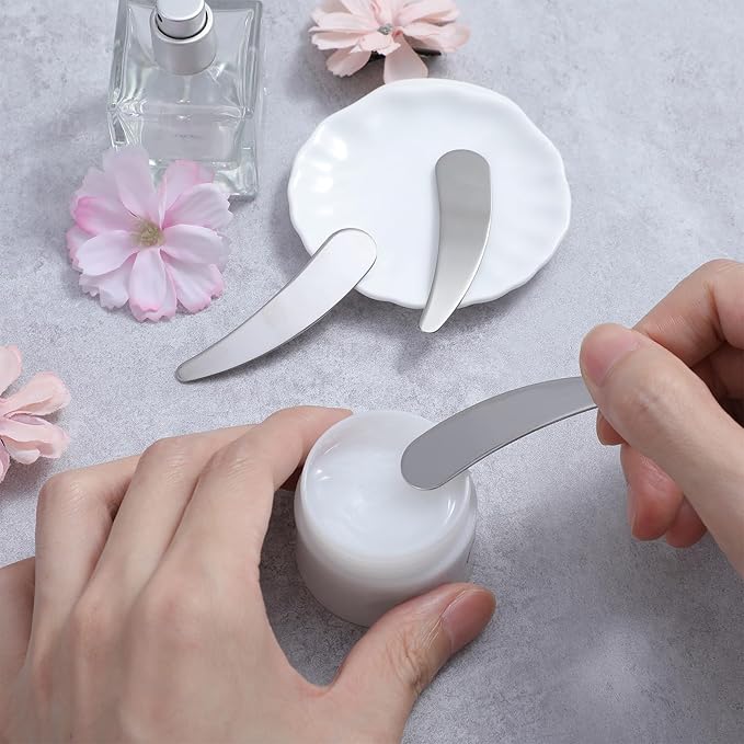 3pcs Mini Metal Makeup Spatula Set, Reusable Cosmetic Cream Spoons, Skincare Scoop Applicator for Mixing and Sampling Face Eye Cream, Silver Beauty Tools for Hygienic Application