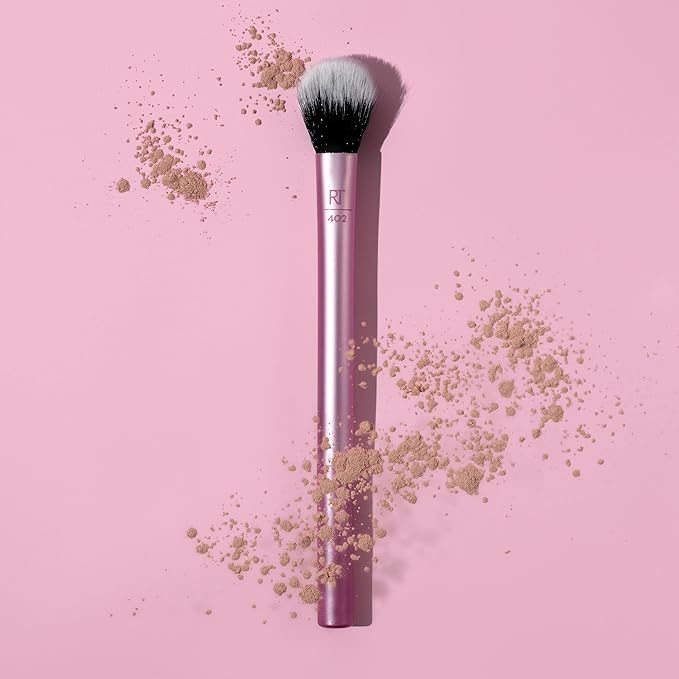 Real Techniques Makeup Setting Brush, For Setting Powder, Loose Powder, & Pressed Powder, Face Makeup Brush, 402 Brush, Sheer Coverage For Highlighter, Synthetic & Cruelty-Free Bristles, 1 Count