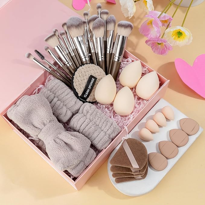 MAANGE 38 Pcs Makeup Brush Set Premium Synthetic Make Up Brushes Soft Foundation Powder Eyeliner Eye Shadow Makeup Brushes Professional Makeup Tool Set (Champagne)