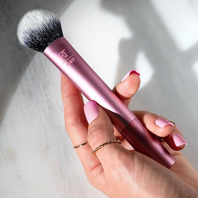 Real Techniques Tapered Cheek Makeup Brush, For Blush, Highlighter, Loose, Or Pressed Powder, Blush Brush With Synthetic Bristles, Precise Makeup Application, Aluminum Handle, Cruelty Free, 1 Count